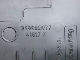 Citroen C3 Ohjauspyörän pylvään verhoilu 9686363077