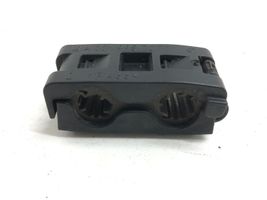 Mercedes-Benz C W204 Support de montage de filtre à carburant A0019957077