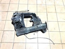 Subaru Outback Longherone lato anteriore 