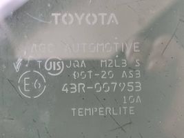 Toyota Land Cruiser (J150) Vetro del finestrino della portiera posteriore 