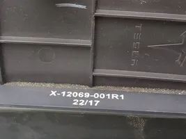 Tesla Model S Rivestimento estremità laterale del cruscotto 102835900A
