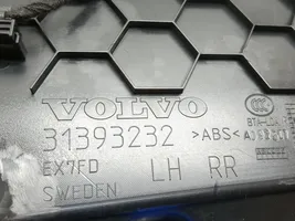 Volvo S90, V90 Обшивка задней двери 31393232