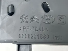 Peugeot Traveller Inny element deski rozdzielczej 9808231880