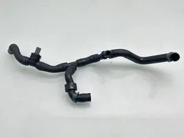 Volkswagen PASSAT B8 Tuyau de liquide de refroidissement moteur 3Q0122157S