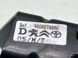 Toyota Proace Prowadnica rolkowa drzwi bocznych / przesuwanych / Zawias górny 9808074880