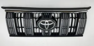 Toyota Land Cruiser (J150) Etupuskurin ylempi jäähdytinsäleikkö 5311160B20