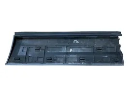 Porsche Cayenne (92A) Takaoven lista (muoto) 7P5839788J