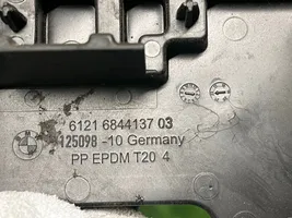 BMW 3 G20 G21 Couvercle de boîtier de batterie 6844137