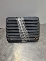 Volkswagen Transporter - Caravelle T4 Quarter panel pressure vent 7D0819111