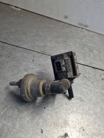 Volkswagen PASSAT B3 Valve vacuum 026133517