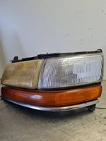 Chrysler Voyager Lampa przednia 46536