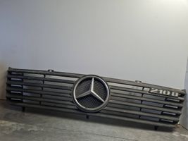 Mercedes-Benz Sprinter W901 W902 W903 W904 Etupuskurin ylempi jäähdytinsäleikkö 9018880123