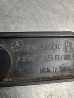 Mercedes-Benz Vito Viano W639 Takapuskurin kannake A6398850456