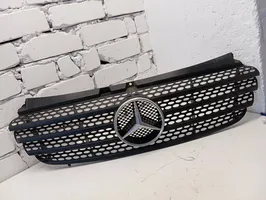 Mercedes-Benz Vito Viano W639 Etupuskurin ylempi jäähdytinsäleikkö A6398800185