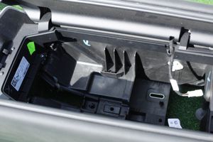 BMW 8 G16 Dysze / Kratki środkowego nawiewu deski rozdzielczej 