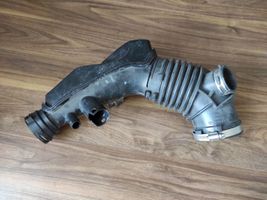 BMW 5 G30 G31 Oro paėmimo kanalo detalė (-ės) 8612085