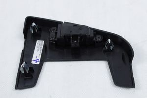 BMW 5 G30 G31 Zamek podłokietnika tunelu środkowego 9330865