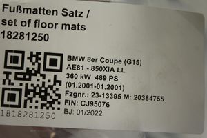 BMW 8 G15 Zestaw dywaników samochodowych 