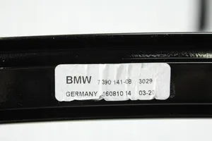 BMW 5 G30 G31 Rivestimento modanatura del vetro della portiera posteriore 7404029