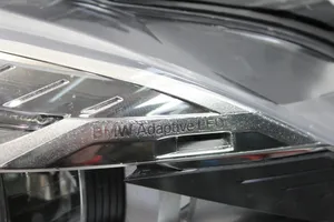 BMW X6 F16 Lampa przednia 7381141
