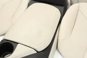 BMW i8 Keskikonsoli VX90456