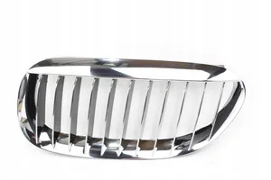 BMW 6 E63 E64 Grille calandre supérieure de pare-chocs avant 7077931