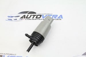 BMW 3 F30 F35 F31 Pompa spryskiwacza szyby przedniej / czołowej 67127302589