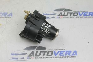 BMW 4 F32 F33 Attuatore/motore della valvola del collettore di aspirazione 8570791