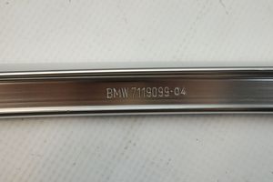 BMW 3 E92 E93 Etuoven lista (muoto) 7119099