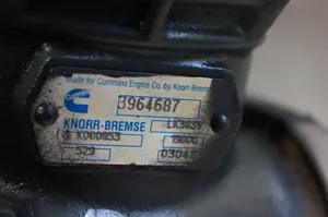 DAF 95 XF Kompresor zawieszenia pneumatycznego osi przedniej 3964687
