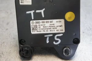 Audi TT TTS RS Mk3 8S Ilmastoinnin ohjainlaite/moduuli 8S0820047
