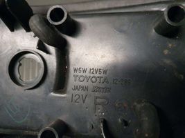 Toyota Corolla E90 Передний поворотный фонарь 12289