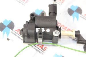 BMW X5 E70 Serratura del tappo del serbatoio del carburante 6985882