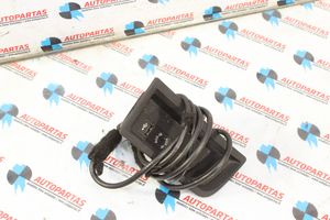 BMW 3 F30 F35 F31 Gniazdo / Złącze USB 9207358