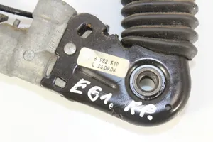 BMW 5 E60 E61 Klamra przedniego pasa bezpieczeństwa 6153869