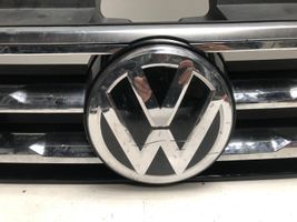 Volkswagen Tiguan Allspace Etupuskurin ylempi jäähdytinsäleikkö 5NN853653B