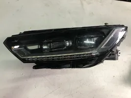 Volkswagen PASSAT B8 Lampa przednia 3G1941081J