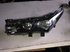 Toyota Corolla E160 E170 Lampa przednia 8115002E70