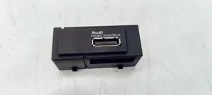 Audi A3 S3 8V USB-pistokeliitin 8V0035736