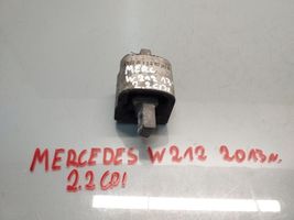 Mercedes-Benz E AMG W212 Supporto della scatola del cambio A2122401818