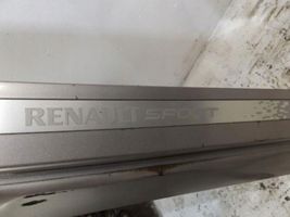 Renault Clio III Garniture marche-pieds avant 