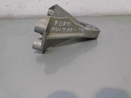 Ford Mustang V Moottorin kiinnikekorvake (käytetyt) 