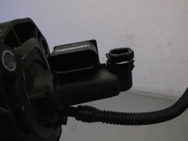 Volkswagen PASSAT CC Clutch pedal 
