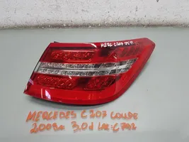 Mercedes-Benz CLK C207 A207 Lampa tylna A2078200264