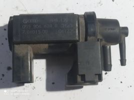 Volkswagen Touareg I Turbo solenoid valve 059906628B