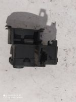 Volkswagen Touareg II Fuel tank cap lock motor 7P0810773B