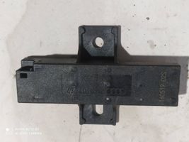 Audi A4 S4 B9 Moduł / Sterownik systemu uruchamiania bezkluczykowego 4M0907247