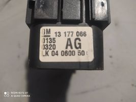 Opel Vectra C Kiti jungtukai/ rankenėlės/ perjungėjai 13177066