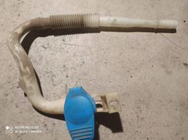 Volkswagen Touareg II Tubo riempimento della vaschetta del liquido lavavetri 7P6955463