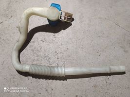 Volkswagen Touareg II Tubo riempimento della vaschetta del liquido lavavetri 7P6955463